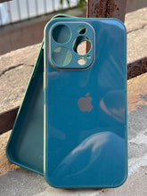 iPhone "14 Pro" Tempered Glass "Chrome" Case - Green