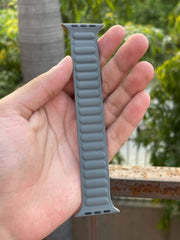 Apple Watch Spigen "Magnetic Suction Band" - Light Gray