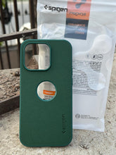 iPhone "14 Pro" Spigen Rugged Texture "LOGO-CUT" Case - Green