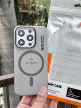 iPhone "15 Pro" Premium Spigen SYNDEE "MagSafe" Case - Dark Gray