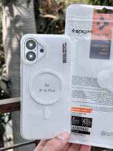 iPhone "16 Plus" Premium Spigen SYNDEE "MagSafe" Case - White