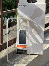 iPhone "13 Pro" Spigen Crystal Clear Transparent Case