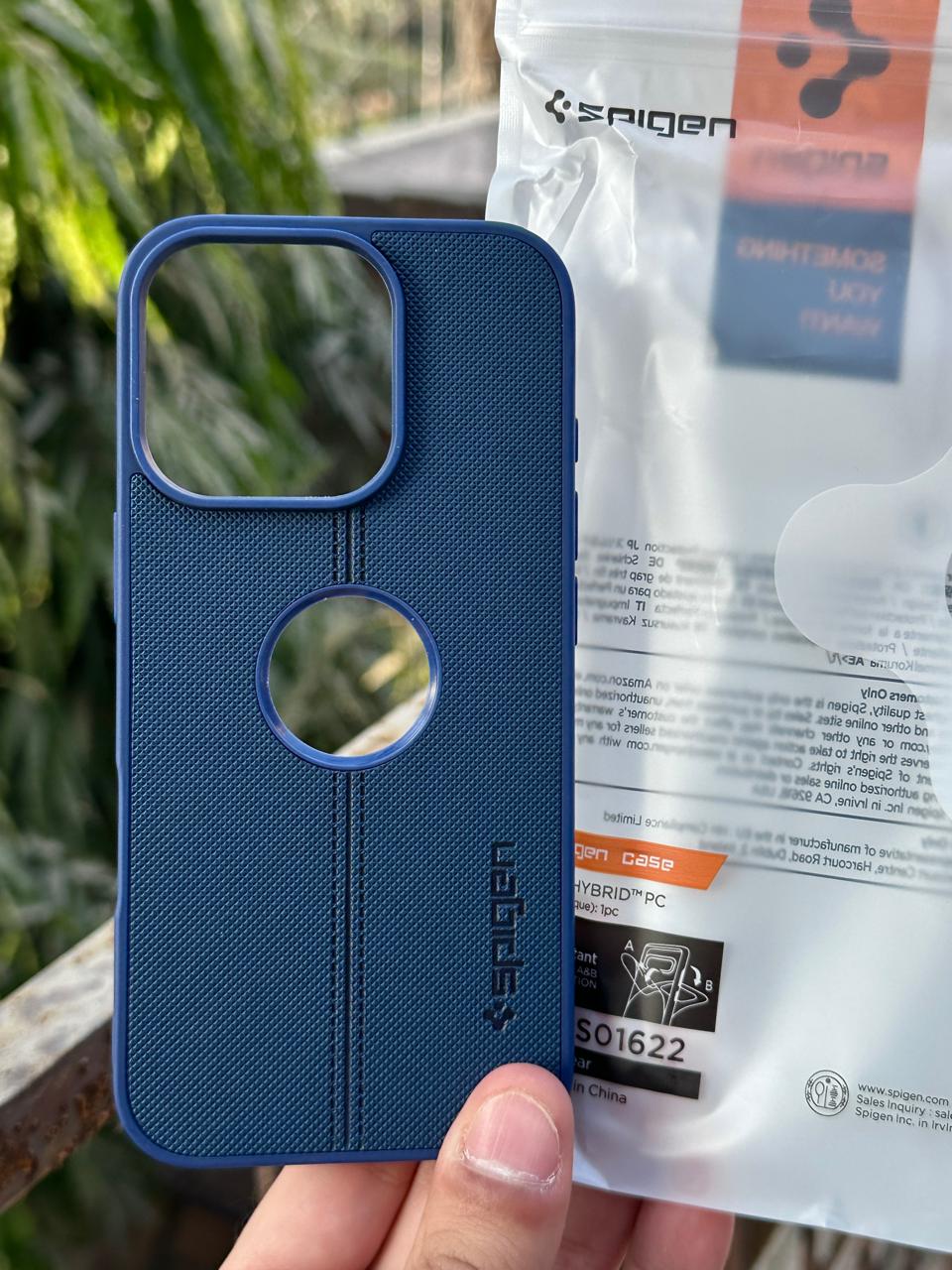 iPhone "16 Pro" Spigen Premium Woven Stitched Case - Blue