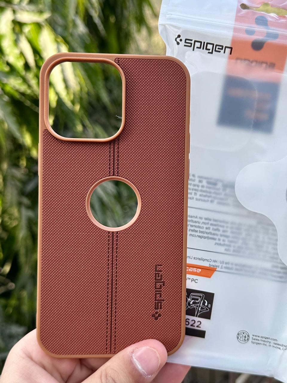 iPhone "14 Pro Max" Spigen Premium Woven Stitched Case - Brown