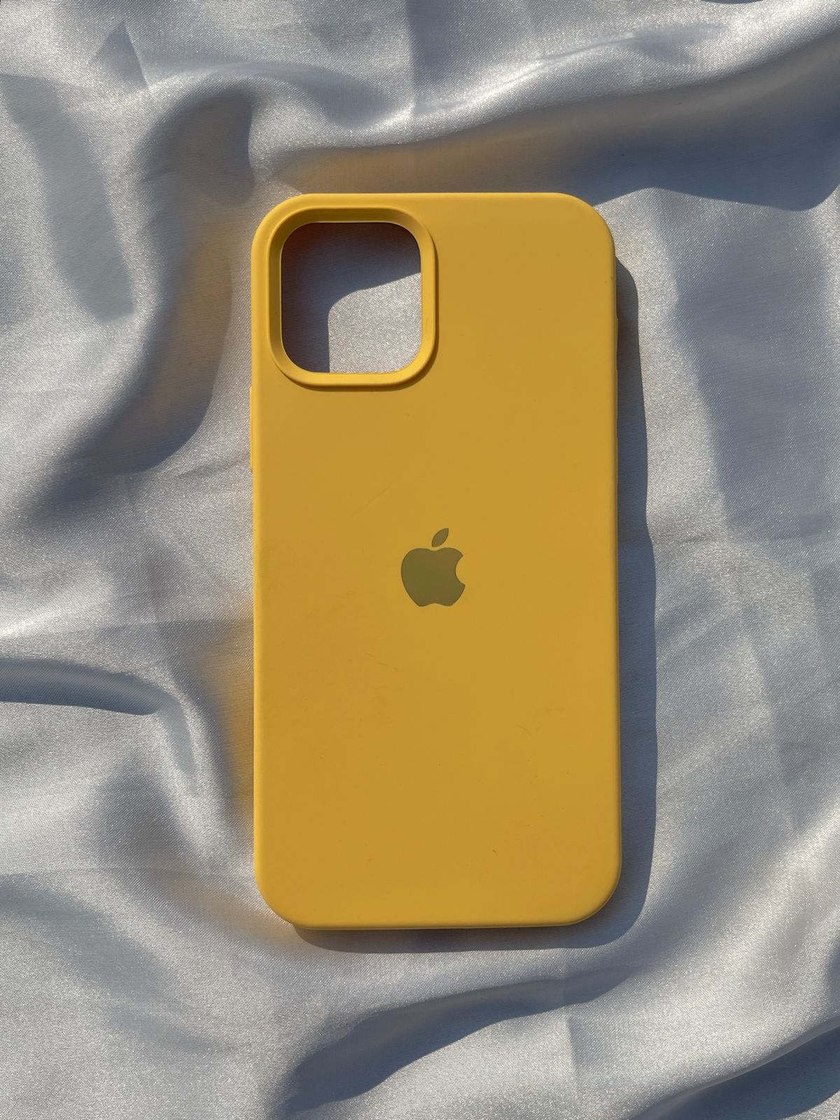 iPhone "12/12 Pro" Silicone Case "Blazing Yellow"
