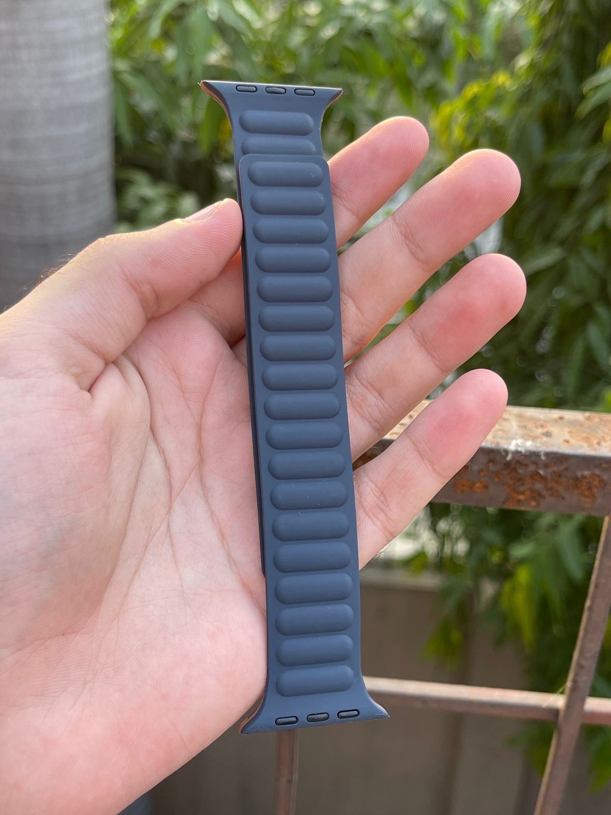 Apple Watch Spigen "Magnetic Suction Band" - Blue