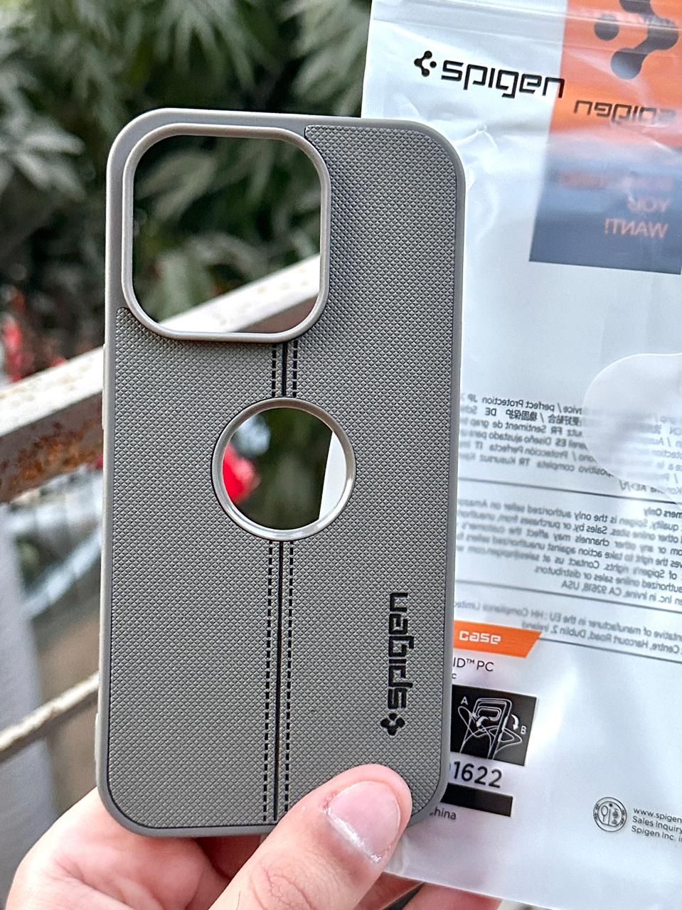 iPhone "14 Pro" Spigen Premium Woven Stitched Case - Gray