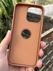 iPhone "15 Pro Max" Spigen Premium Woven Stitched Case - Brown