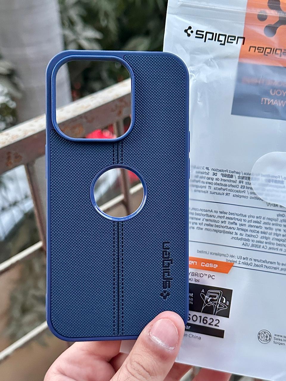 iPhone "14 Pro" Spigen Premium Woven Stitched Case - Blue