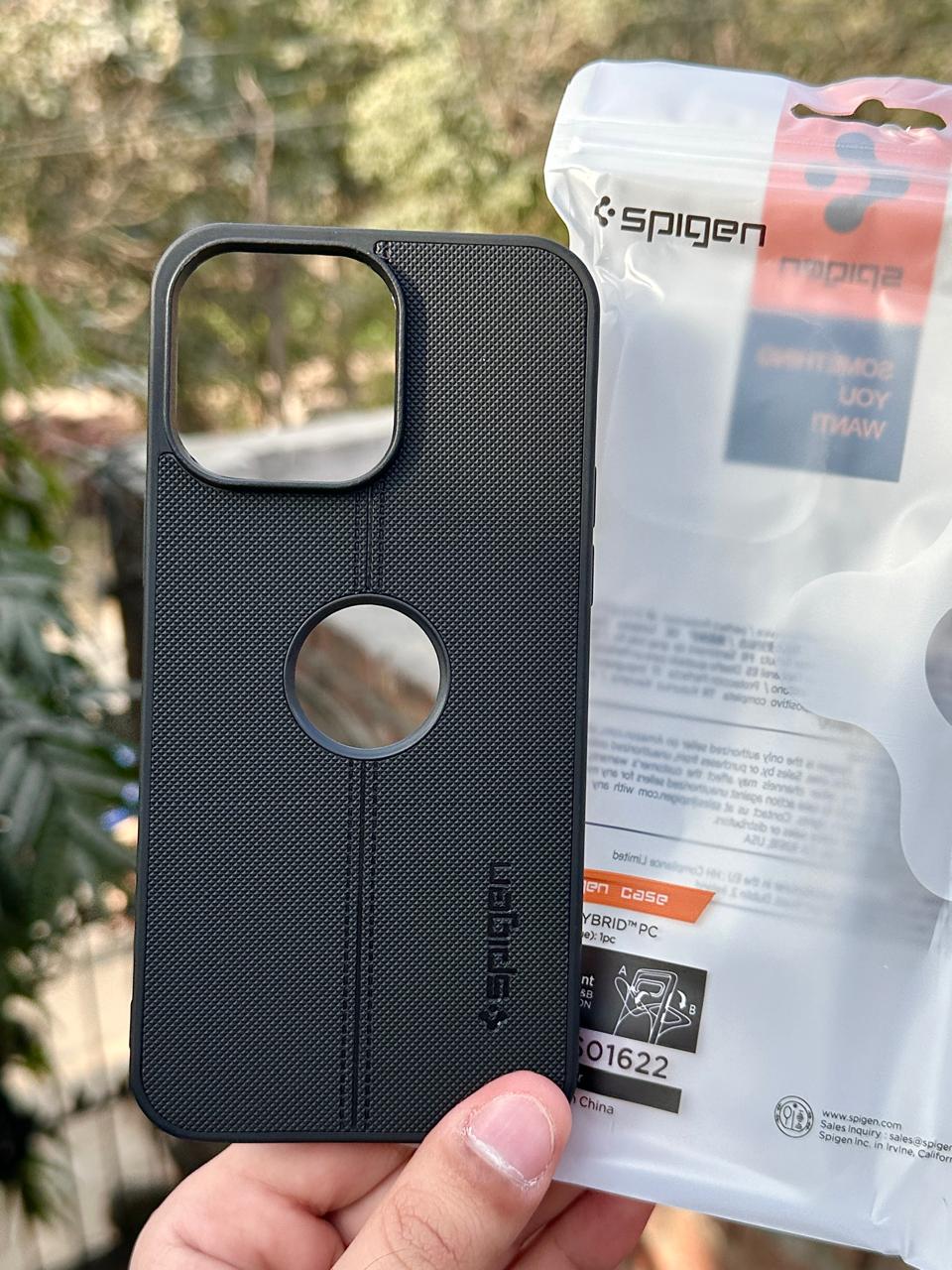 iPhone "14 Pro Max" Spigen Premium Woven Stitched Case - Black