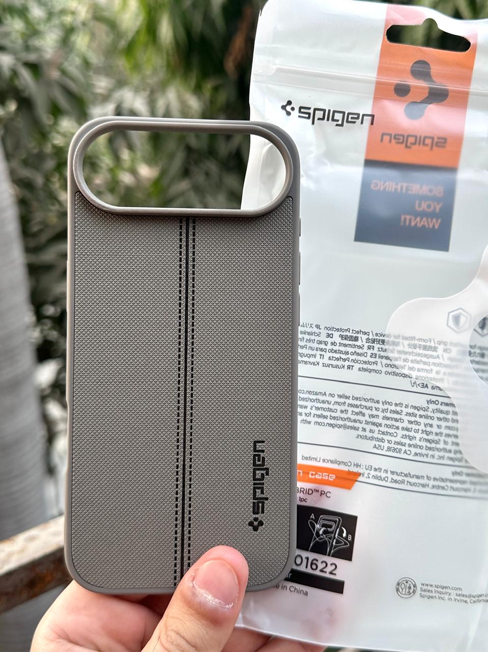 iPhone "Air" Spigen Premium Woven Stitched Case - Gray