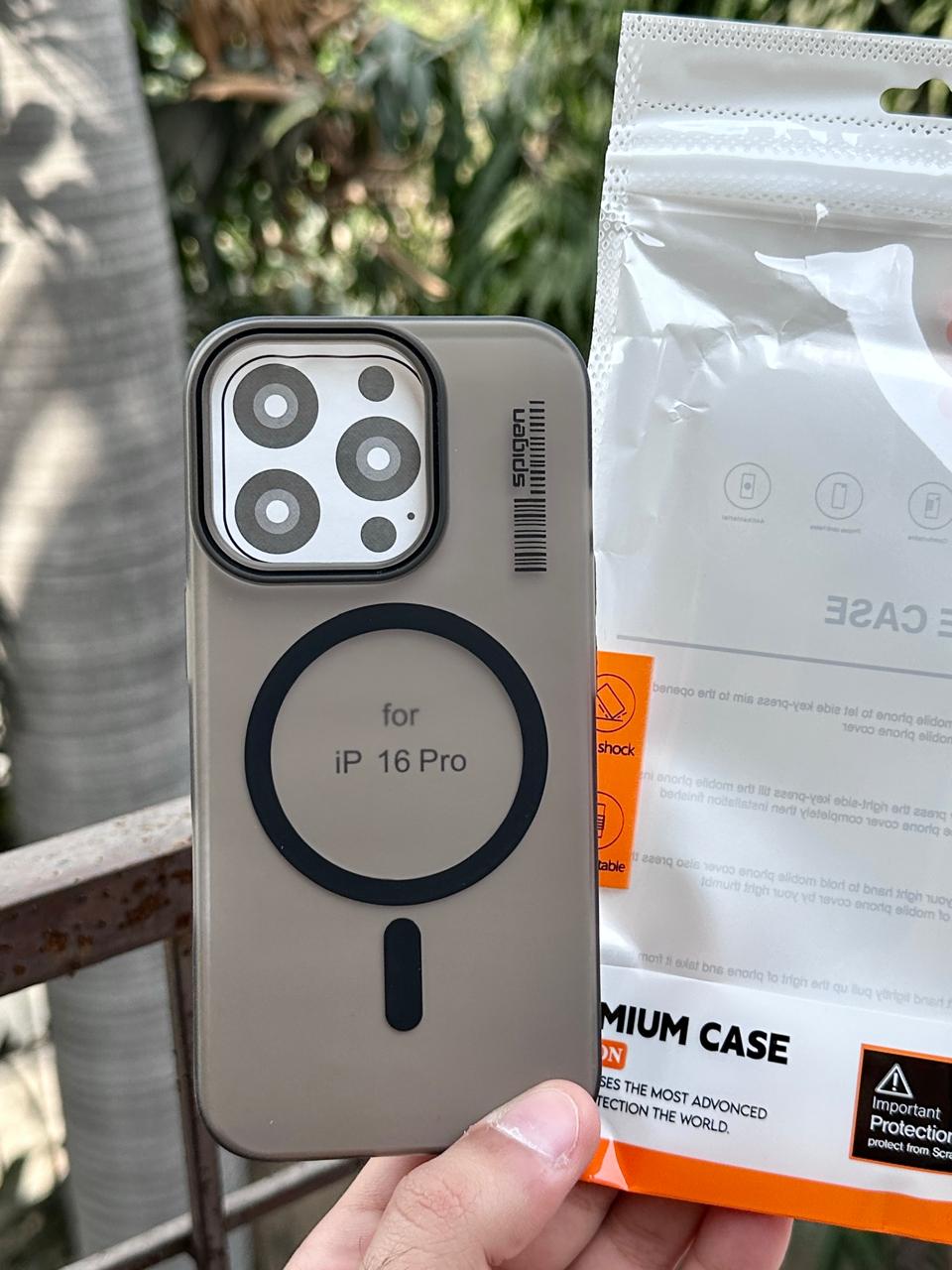 iPhone "16 Pro" Premium Spigen SYNDEE "MagSafe" Case - Black