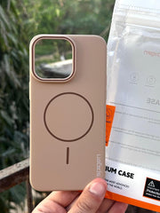 iPhone "15 Pro Max" Spigen Premium Ultra Slim MagSafe Case - Gold