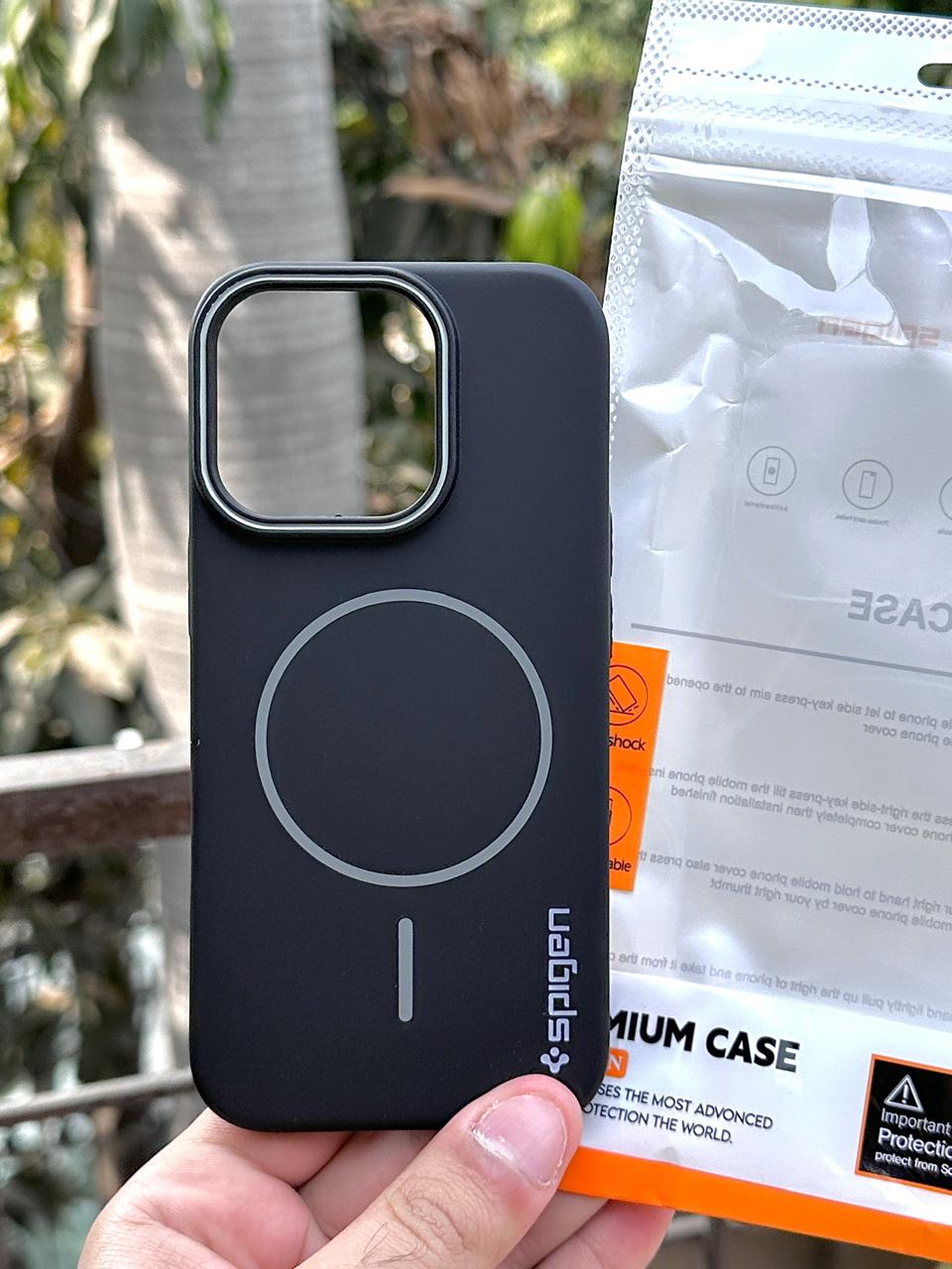 iPhone "16 Pro" Spigen Premium Ultra Slim MagSafe Case - Black