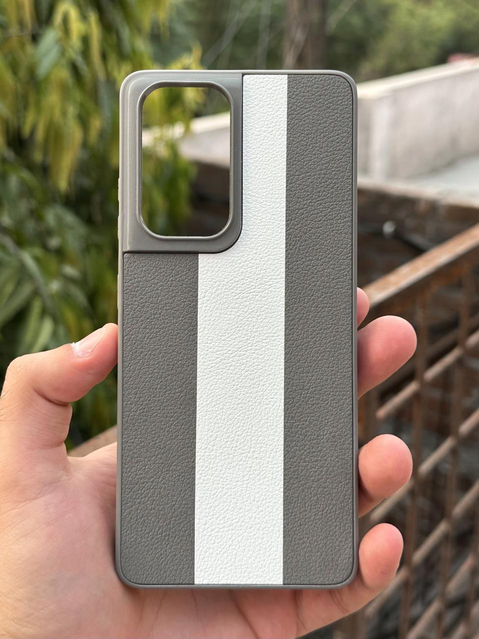 Samsung Galaxy "S21 Ultra" Premium Puloka Leather Stripe Case - Gray & White