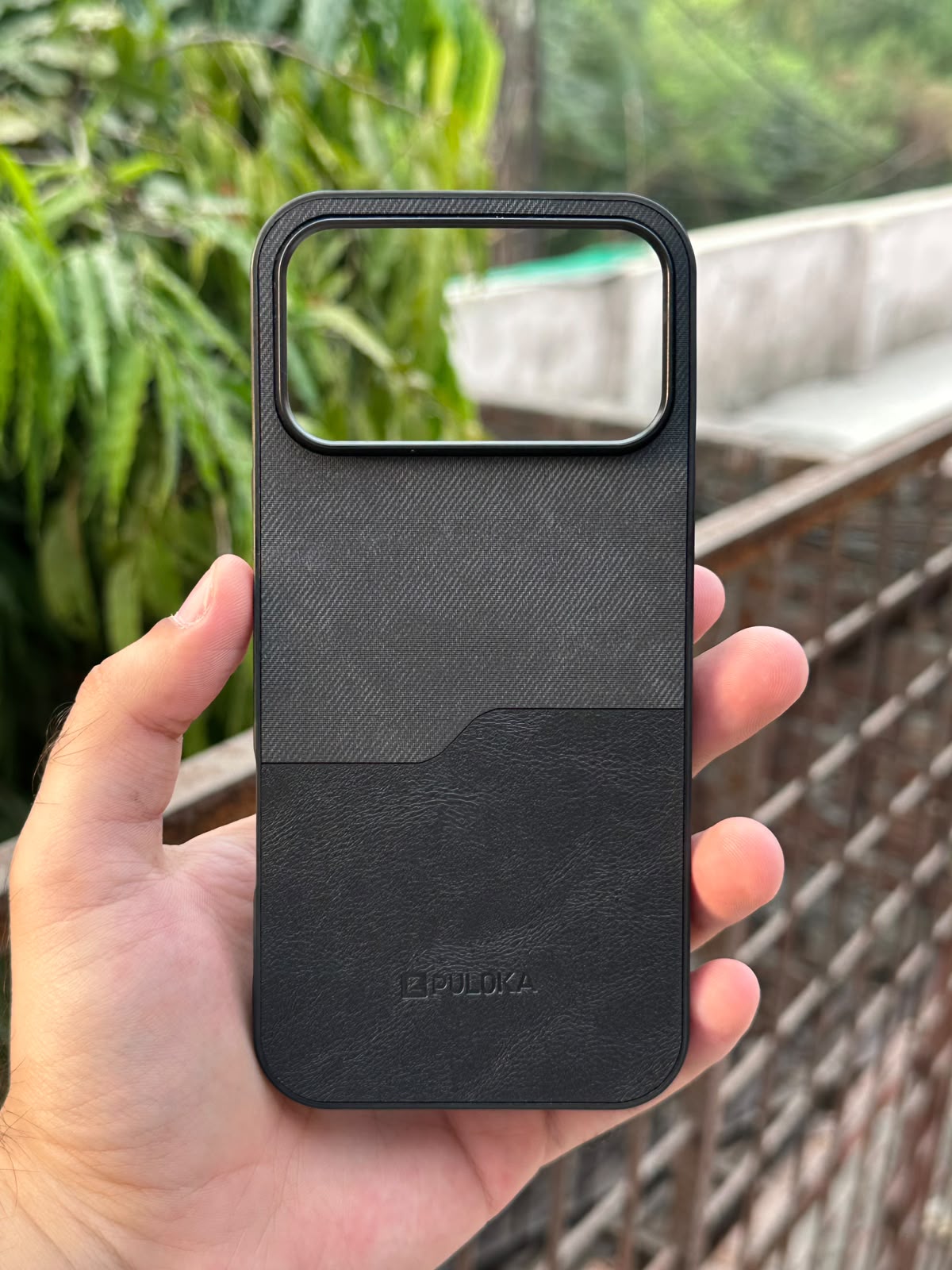 iPhone "17 Pro Max" Puloka Two-Tone Premium "Leather" Case - Black