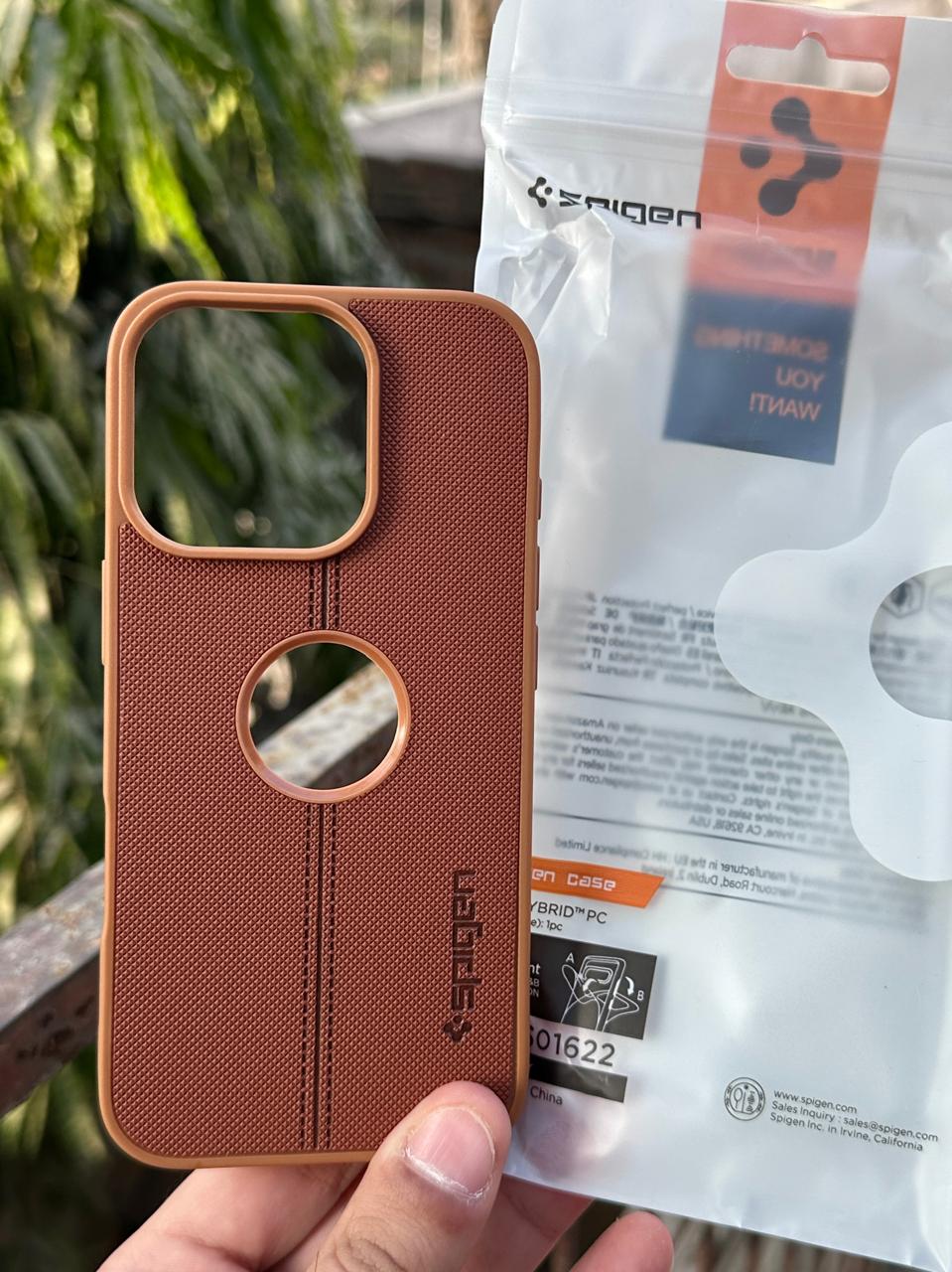 iPhone "16 Pro" Spigen Premium Woven Stitched Case - Brown