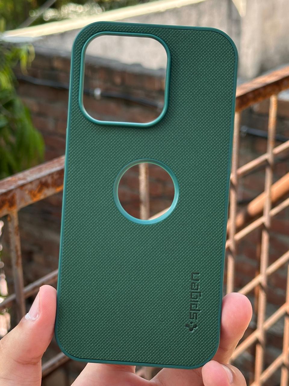 iPhone "16 Pro" Spigen Rugged Texture "LOGO-CUT" Case - Green