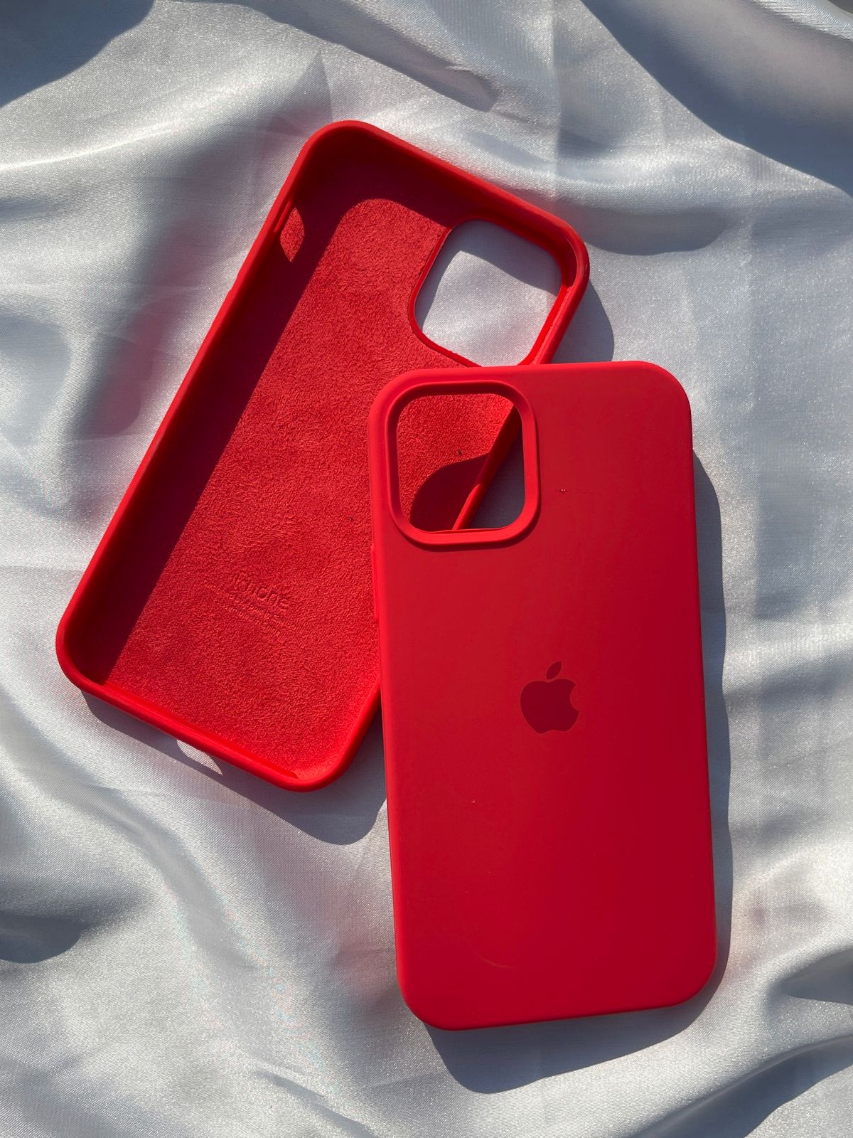iPhone "12/12 Pro" Silicone Case "Blazing Red"