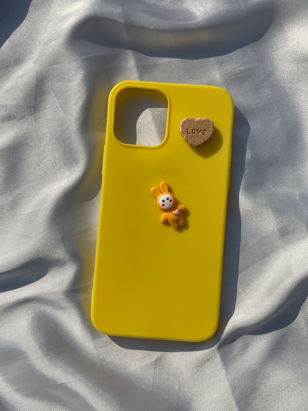 iPhone "12/12 Pro" 3D Silicone Case "Bear and Love" Edition