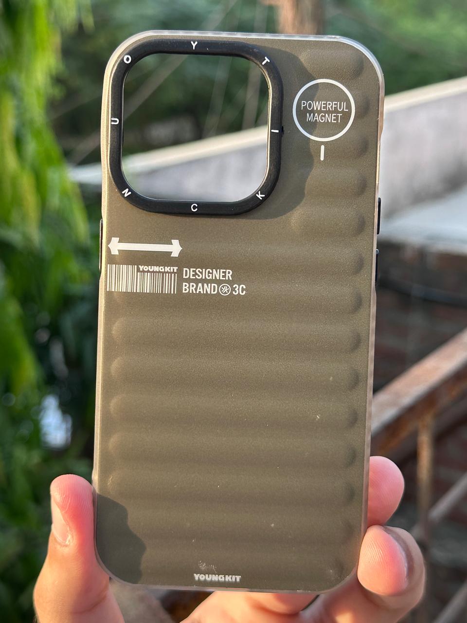 iPhone "15 Pro" YoungKit True Color Case - Green