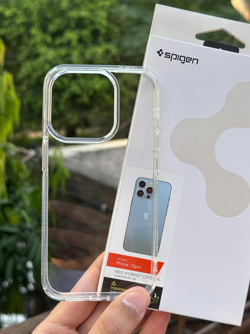 iPhone "15 Pro" Spigen Crystal Clear Transparent Case