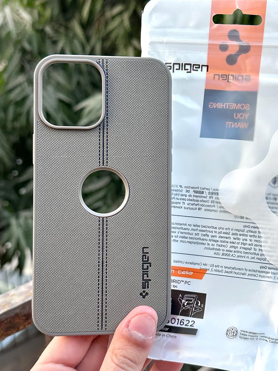 iPhone "12 Pro Max" Spigen Premium Woven Stitched Case - Gray